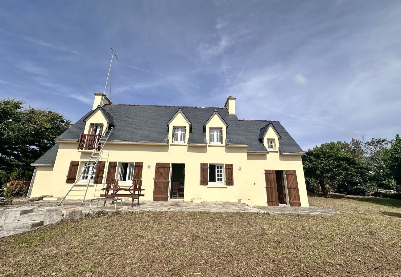 Ferienhaus in Plozévet - FIN 2119. Nur wenige Schritte vom Meer entfernt