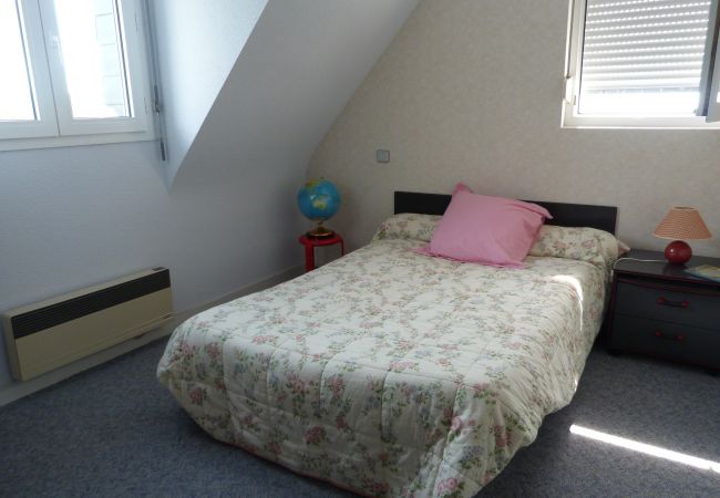 Ferienhaus in Esquibien -   622-Ker An Enez,Meerblick, der Strand am Ende des Gartens Ferienhaus in Esquibien -   622-Ker An Enez,Meerblick, der Strand am Ende des Gartens