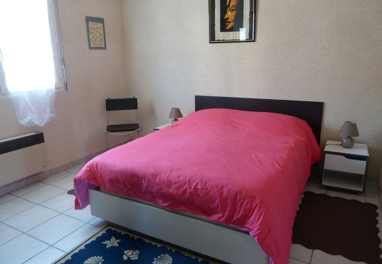 Ferienhaus in Esquibien -   622-Ker An Enez,Meerblick, der Strand am Ende des Gartens