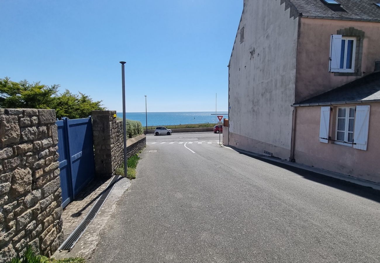 schönes Ferienhaus mit Strand am Ende der Straße