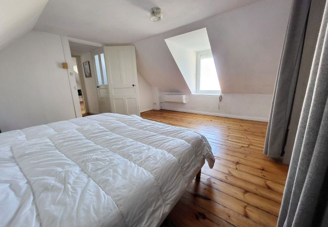 Ferienhaus in Plouhinec -  717-Fischerhaus-Blick auf den Hafen von Audierne-400m von den Stränden entfernt Ferienhaus in Plouhinec -  717-Fischerhaus-Blick auf den Hafen von Audierne-400m von den Stränden entfernt