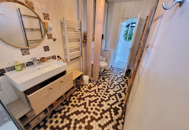 Ferienhaus in Plouhinec -  717-Fischerhaus-Blick auf den Hafen von Audierne-400m von den Stränden entfernt Ferienhaus in Plouhinec -  717-Fischerhaus-Blick auf den Hafen von Audierne-400m von den Stränden entfernt