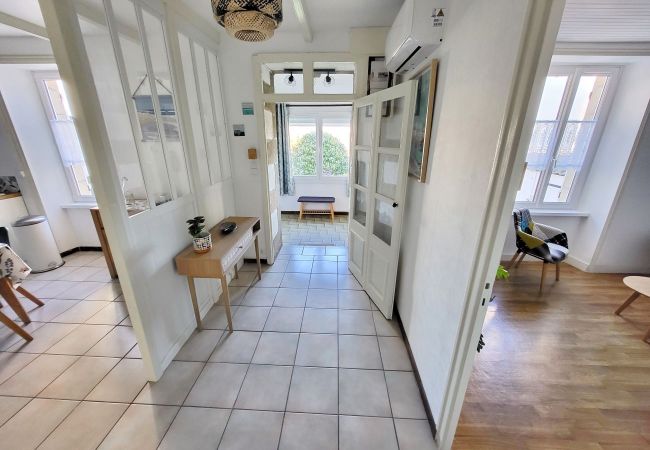 Ferienhaus in Plouhinec -  717-Fischerhaus-Blick auf den Hafen von Audierne-400m von den Stränden entfernt Ferienhaus in Plouhinec -  717-Fischerhaus-Blick auf den Hafen von Audierne-400m von den Stränden entfernt