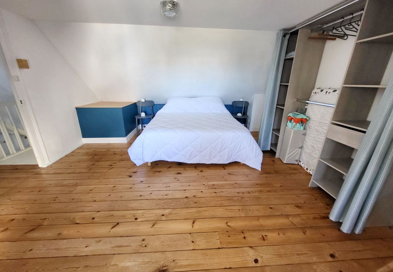 Ferienhaus in Plouhinec - 717-Blick auf den 717-Fischerhaus-Hafen von Audierne-400m von den Stränden entfernt
