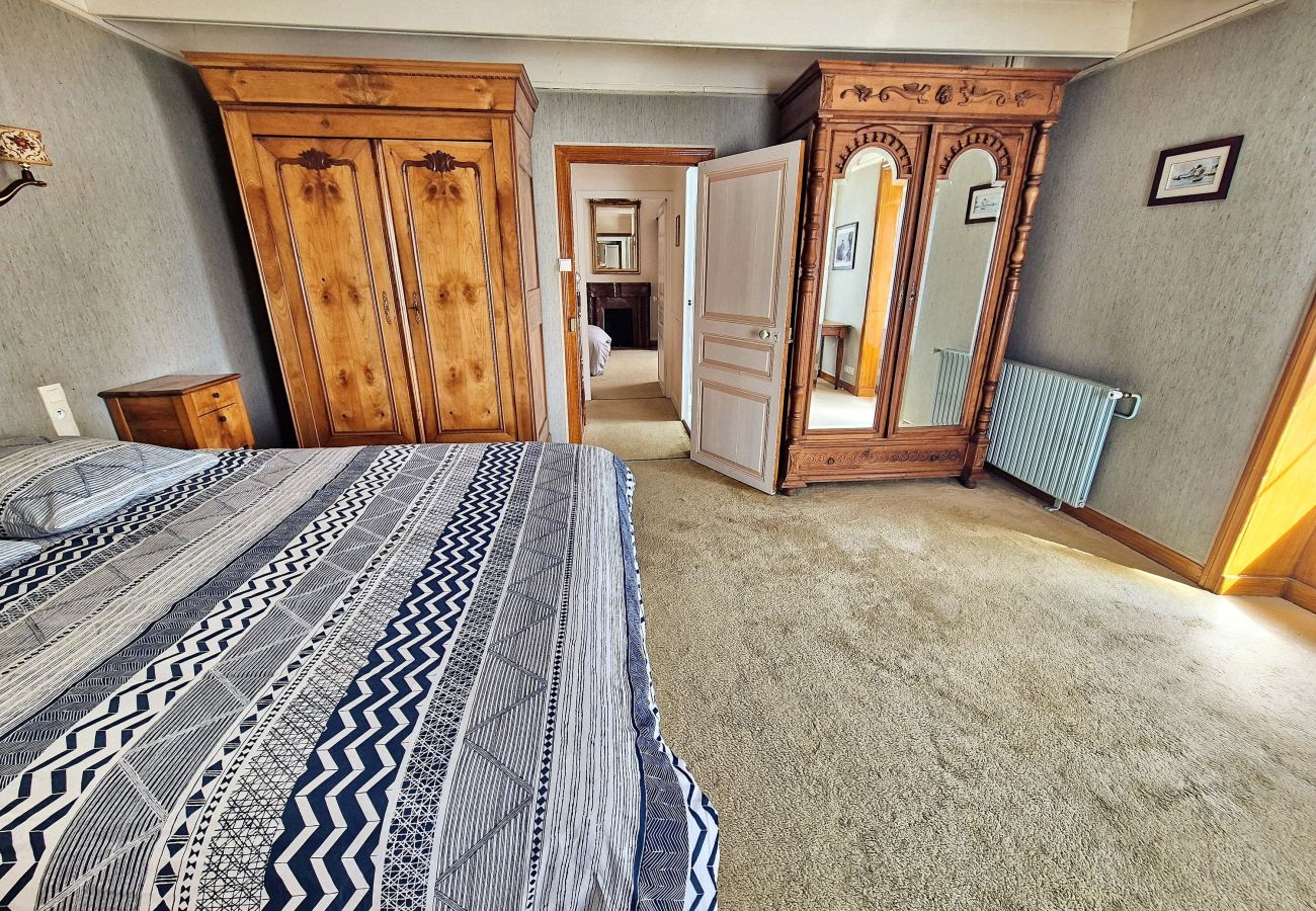 Ferienhaus in Primelin - 680-Ferienhaus nahe dem Strand von St Tugen