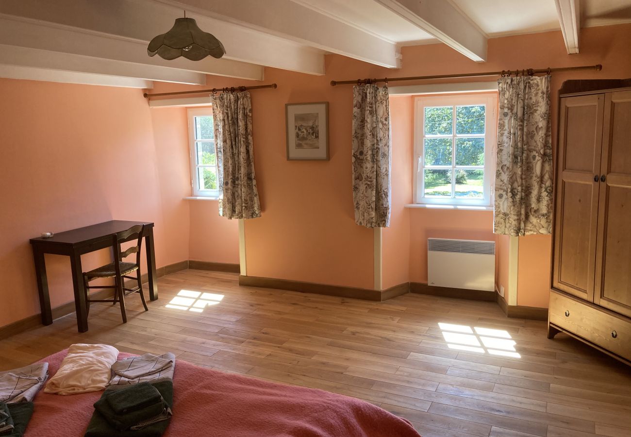 Ferienhaus in Beuzec-Cap-Sizun - 711- Geräumiges bretonisches Bauernhaus, Sauna, großer Garten
