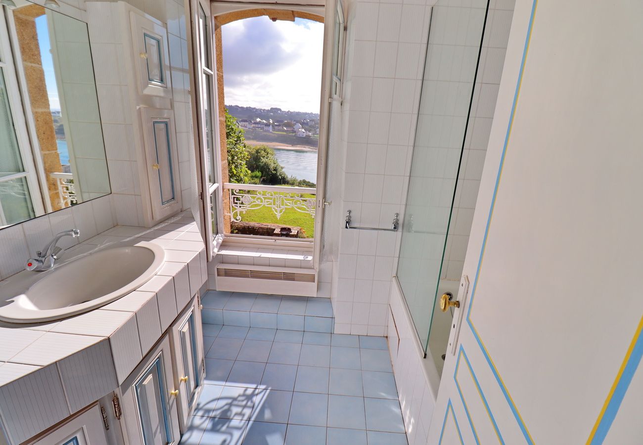 Villa in Audierne - 687-Villa Kerguélen, Meerblick, 100m vom Strand entfernt