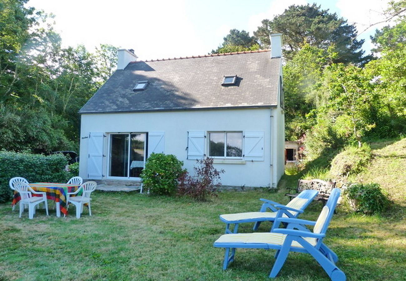 Ferienhaus in Beuzec-Cap-Sizun - 685-Ty Kastel Coz 50m vom Meer
