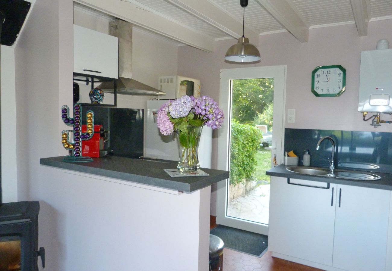 Ferienhaus in Beuzec-Cap-Sizun - 685-Ty Kastel Coz 50m vom Meer