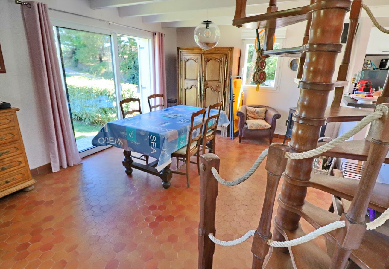 Ferienhaus in Beuzec-Cap-Sizun - 685-Ty Kastel Coz 50m vom Meer