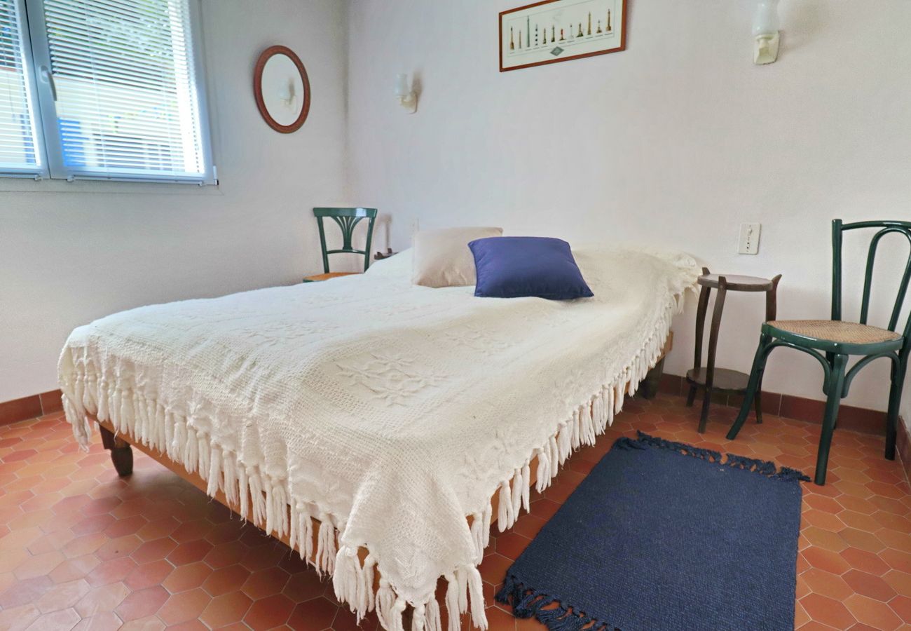 Ferienhaus in Beuzec-Cap-Sizun - 685-Ty Kastel Coz 50m vom Meer