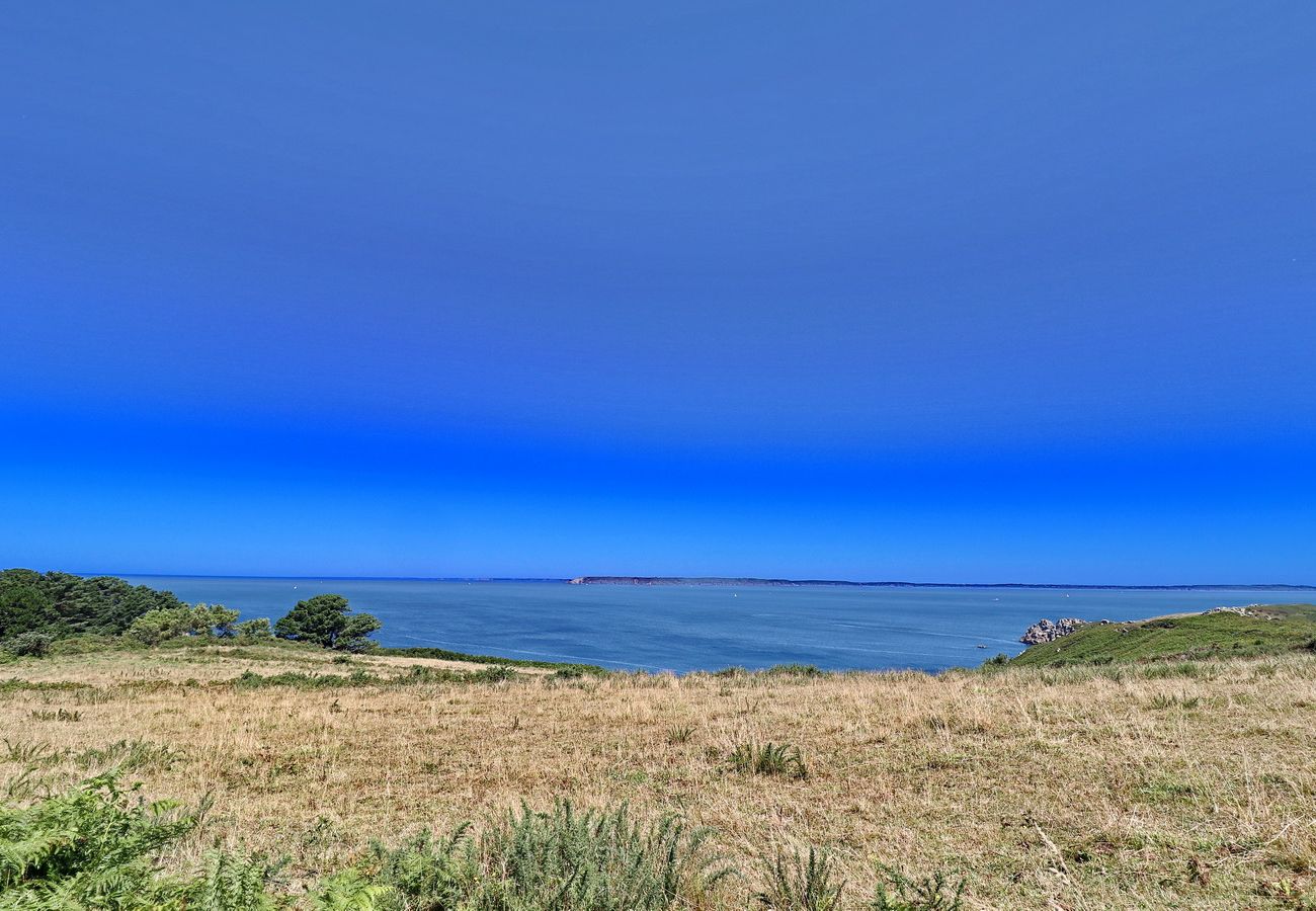 Ferienhaus in Beuzec-Cap-Sizun - 685-Ty Kastel Coz 50m vom Meer