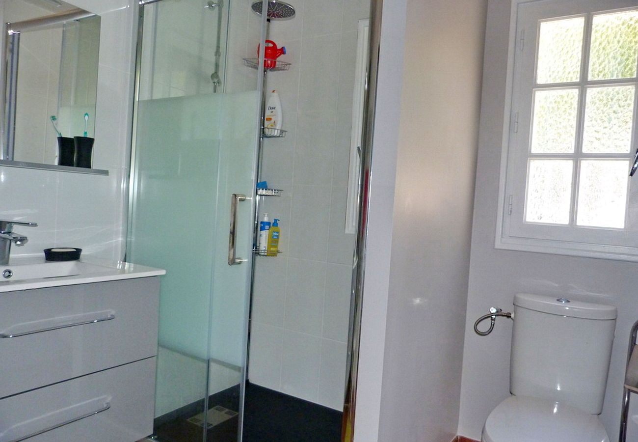Ferienhaus in Beuzec-Cap-Sizun - 685-Ty Kastel Coz 50m vom Meer