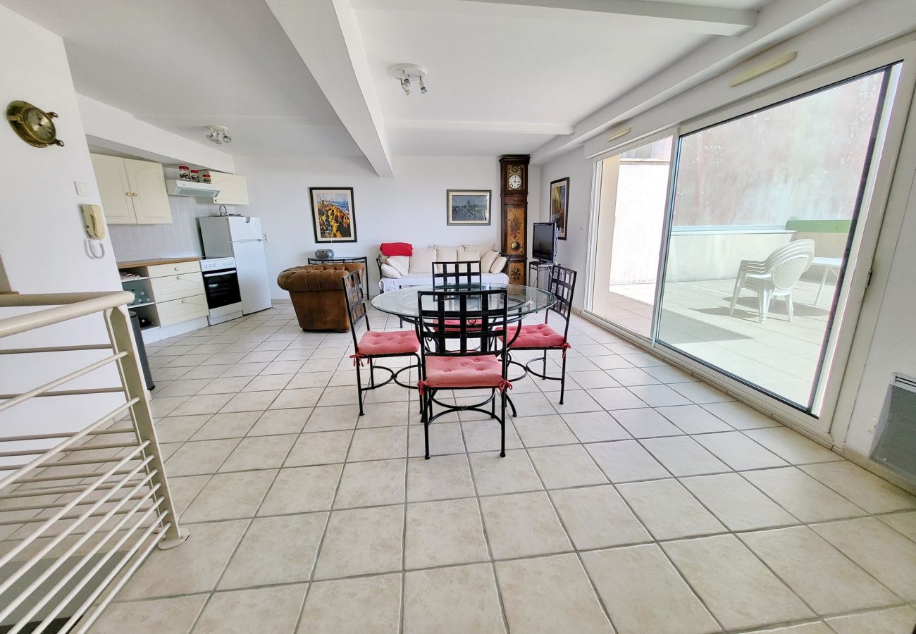 Ferienwohnung in Audierne - 722-Duplex, große Terrasse, Meerblick, 100m vom Strand entfernt