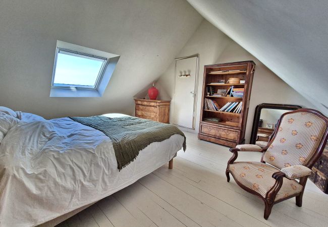 Villa in Primelin - 727- Wunderschöner Meerblick, hoher Komfort, über dem Strand von St Tugen Villa in Primelin - 727- Wunderschöner Meerblick, hoher Komfort, über dem Strand von St Tugen