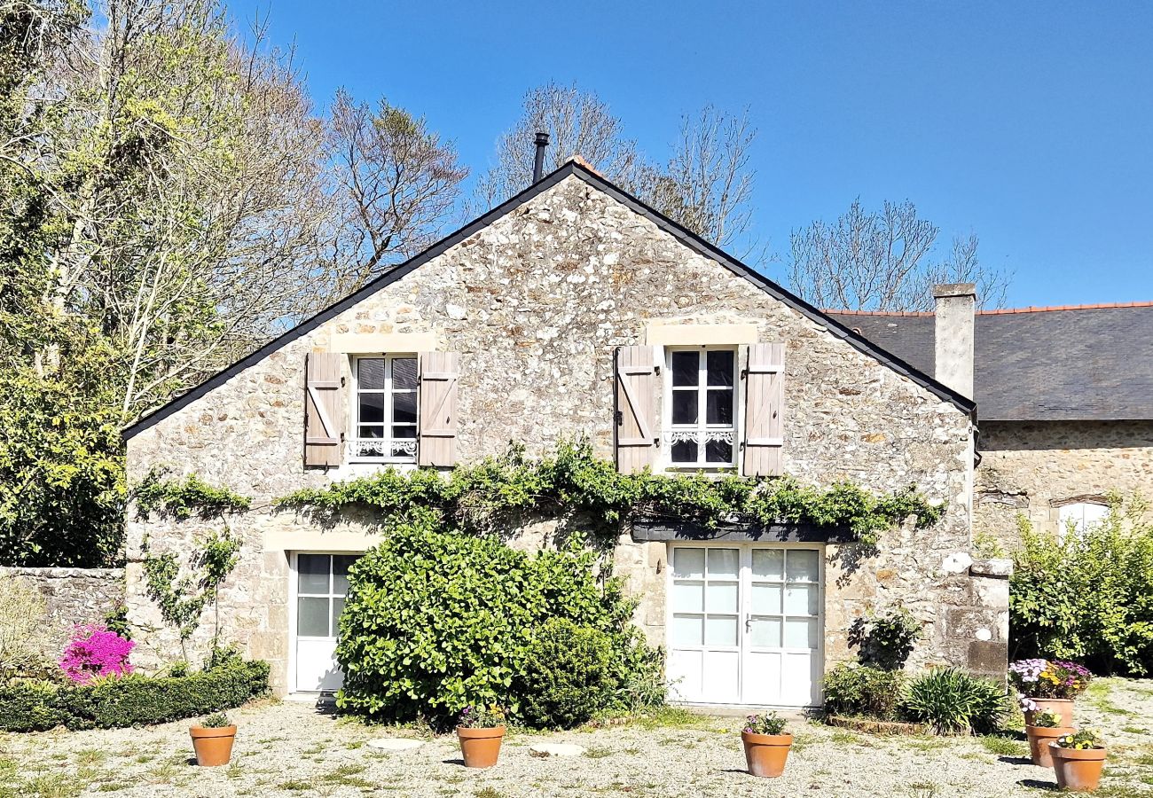 Ferienhaus in Audierne - 732-Die Ställe des Herrenhauses von Menez-Bihan