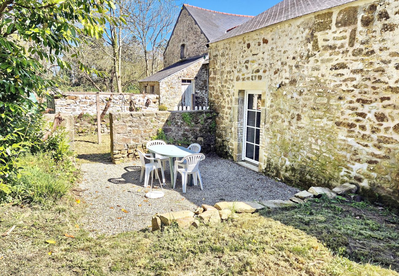 Ferienhaus in Audierne - 732-Die Ställe des Herrenhauses von Menez-Bihan