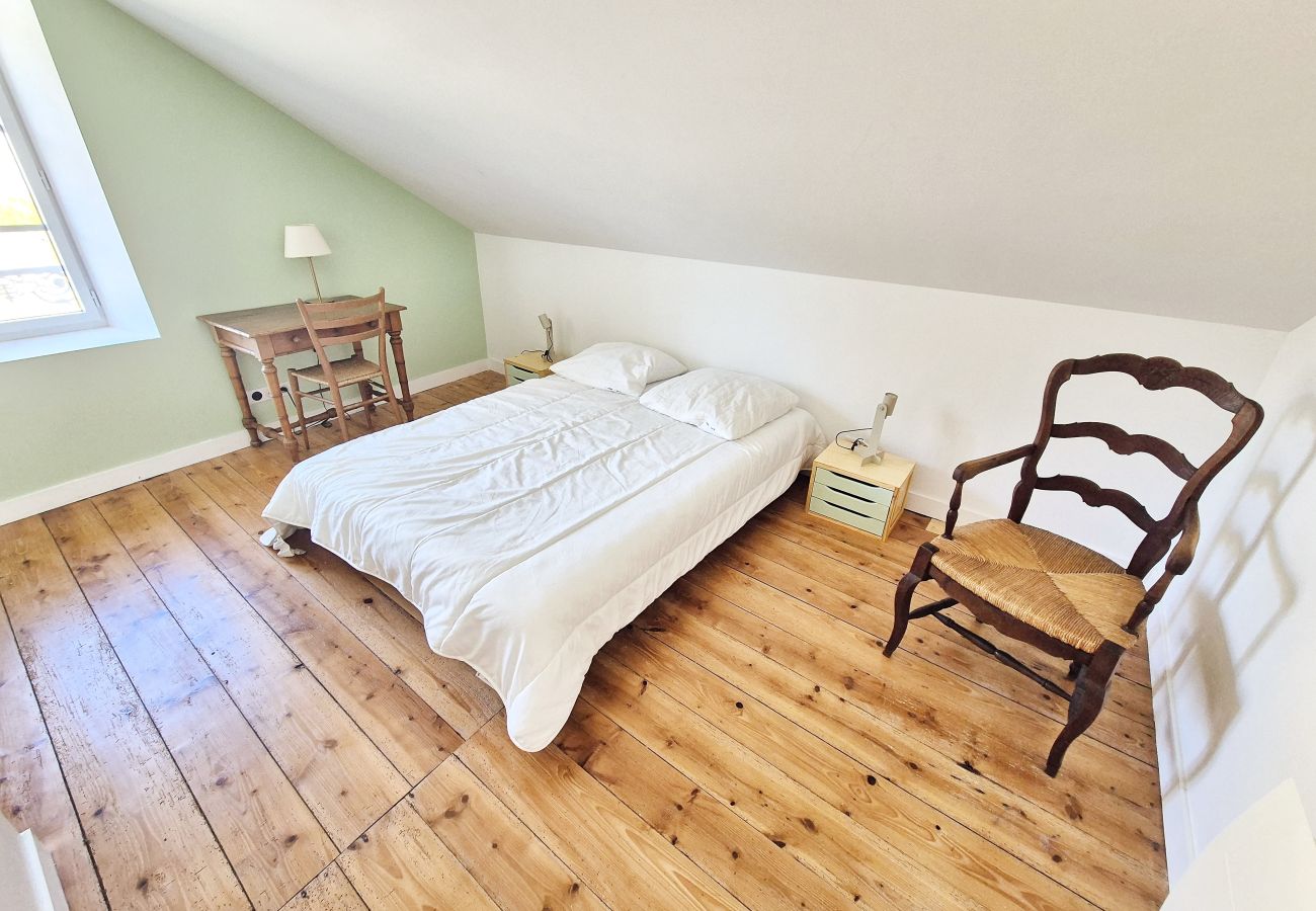 Doppelzimmer mit Bett in 1,40m x 2m