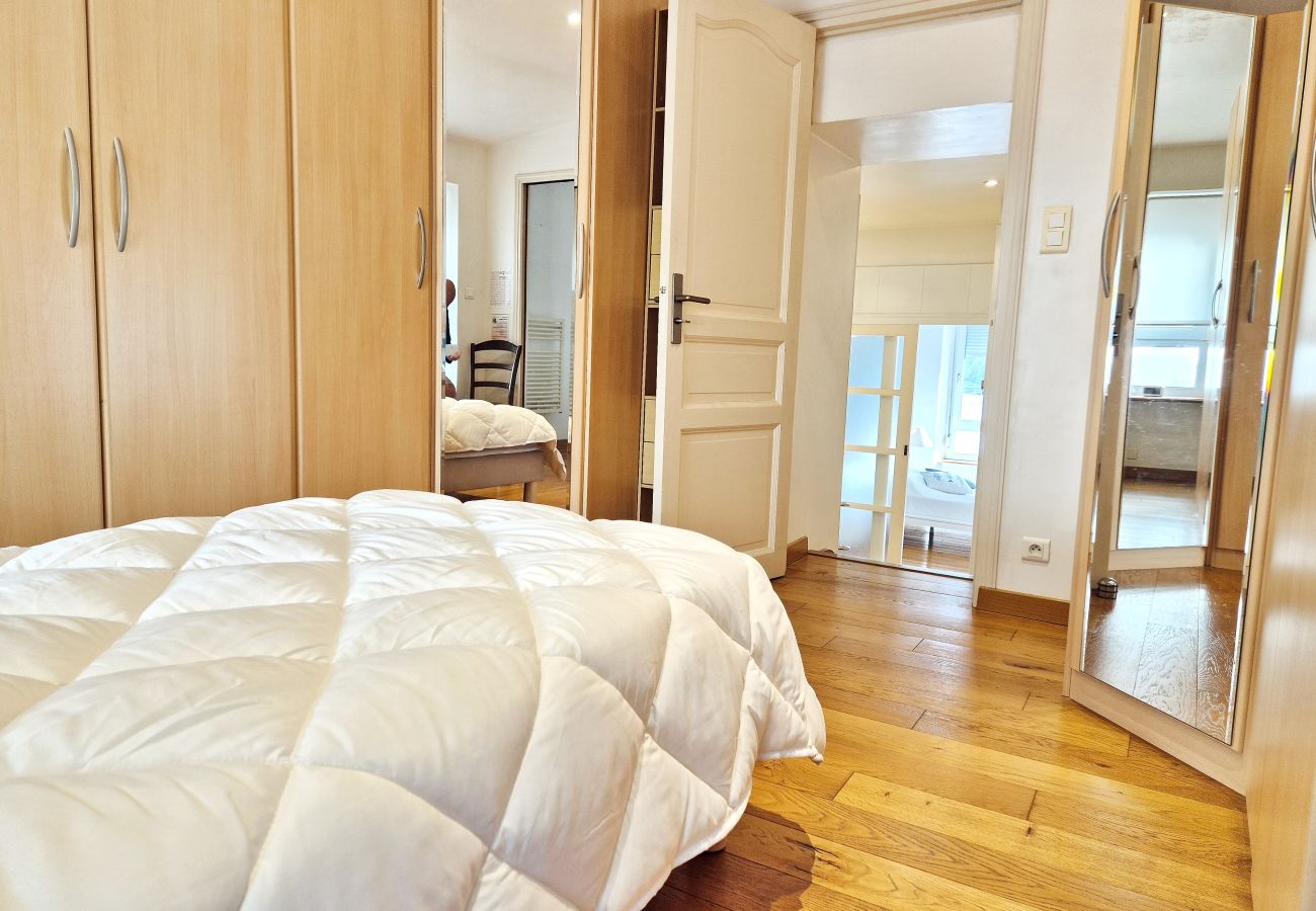Schlafzimmer 2 und Ankleidezimmer