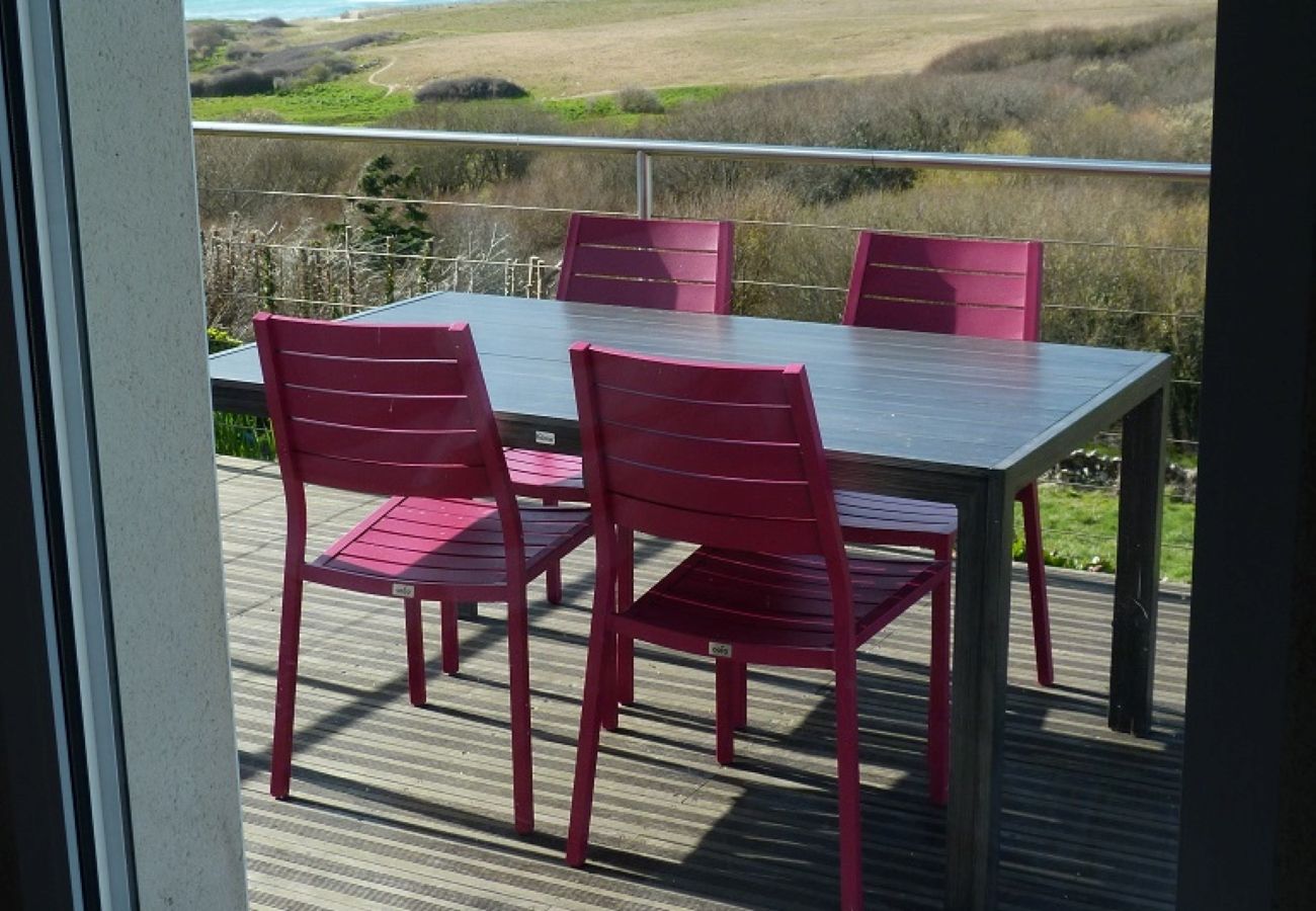 House in Esquibien -   622-Ker An Enez,sea view, the beach at the end of the garden
