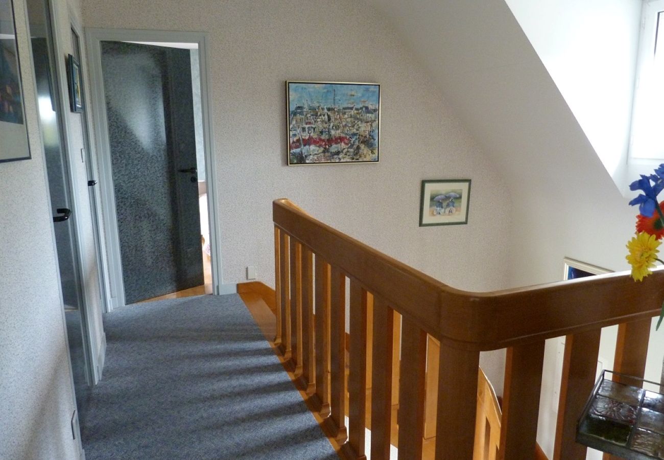 House in Esquibien -   622-Ker An Enez,sea view, the beach at the end of the garden