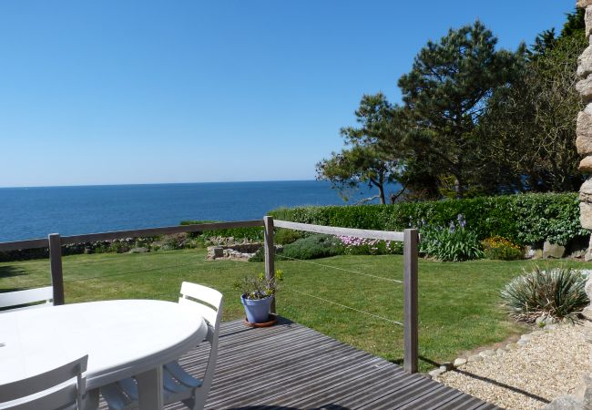 House in Plouhinec - 303-villa Courlis. The Atlantic Ocean at the end of the garden