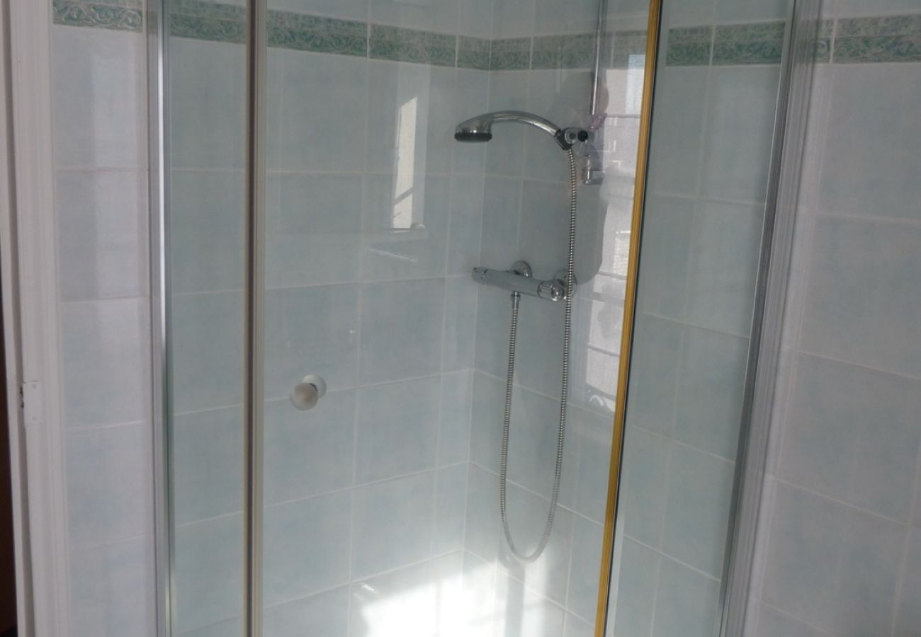 House in Primelin - 680-Holiday home near St Tugen beach