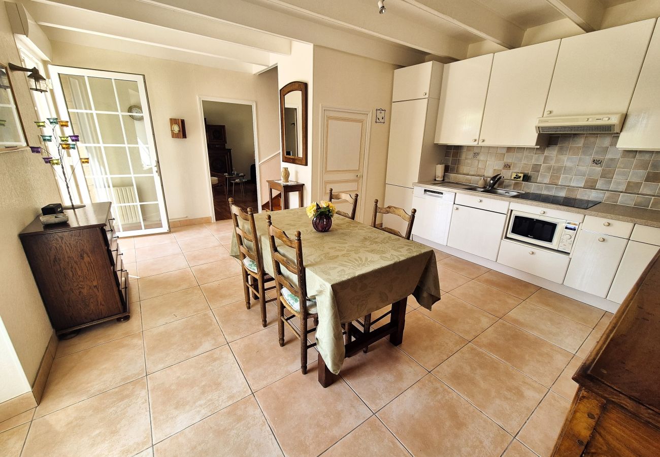 holiday home kitchen in Primelin
