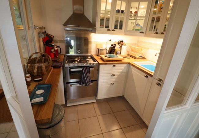 House in Audierne -   690-Charming villa in a lush garden House in Audierne -   690-Charming villa in a lush garden