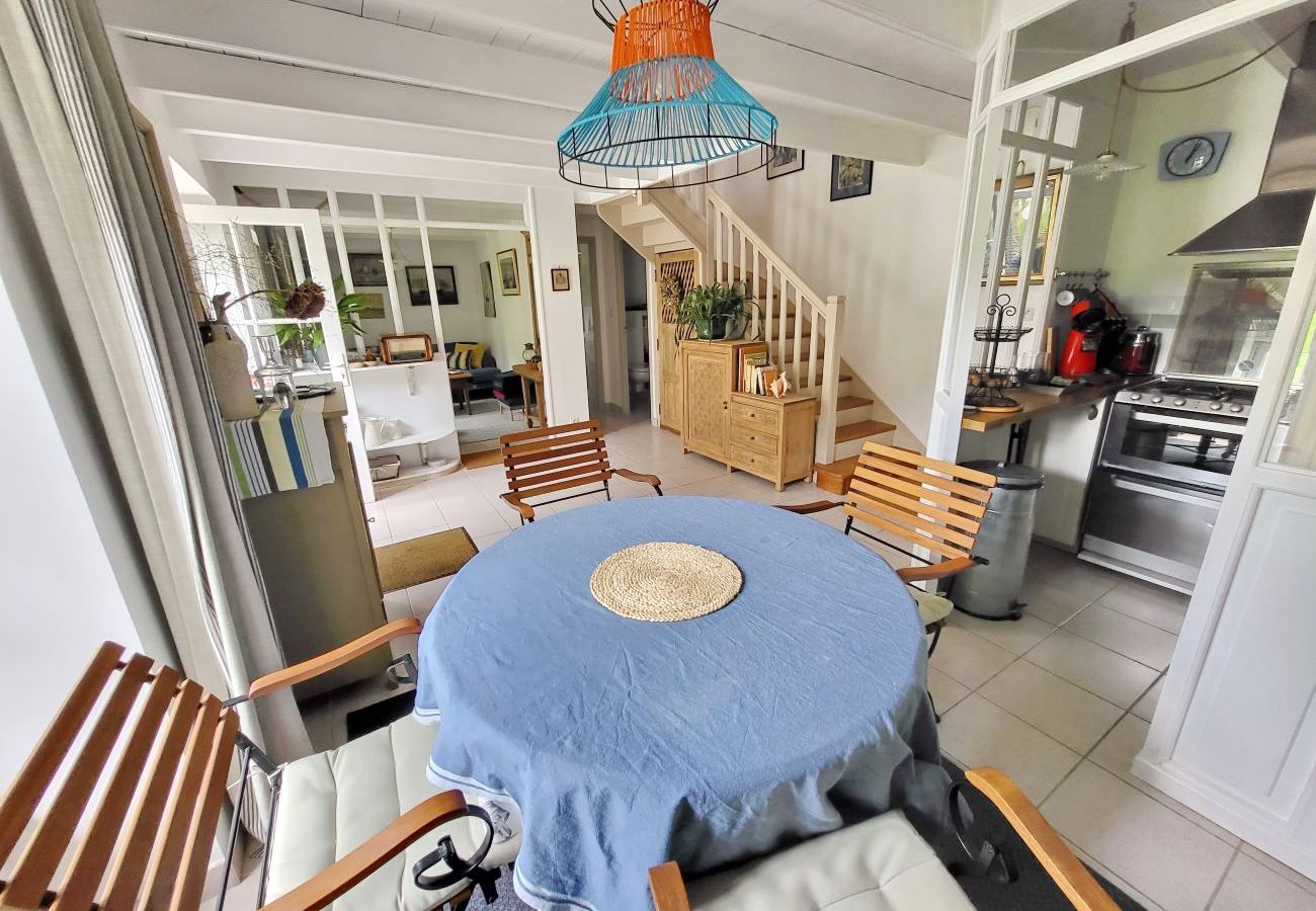 House in Audierne -   690-Charming villa in a lush garden