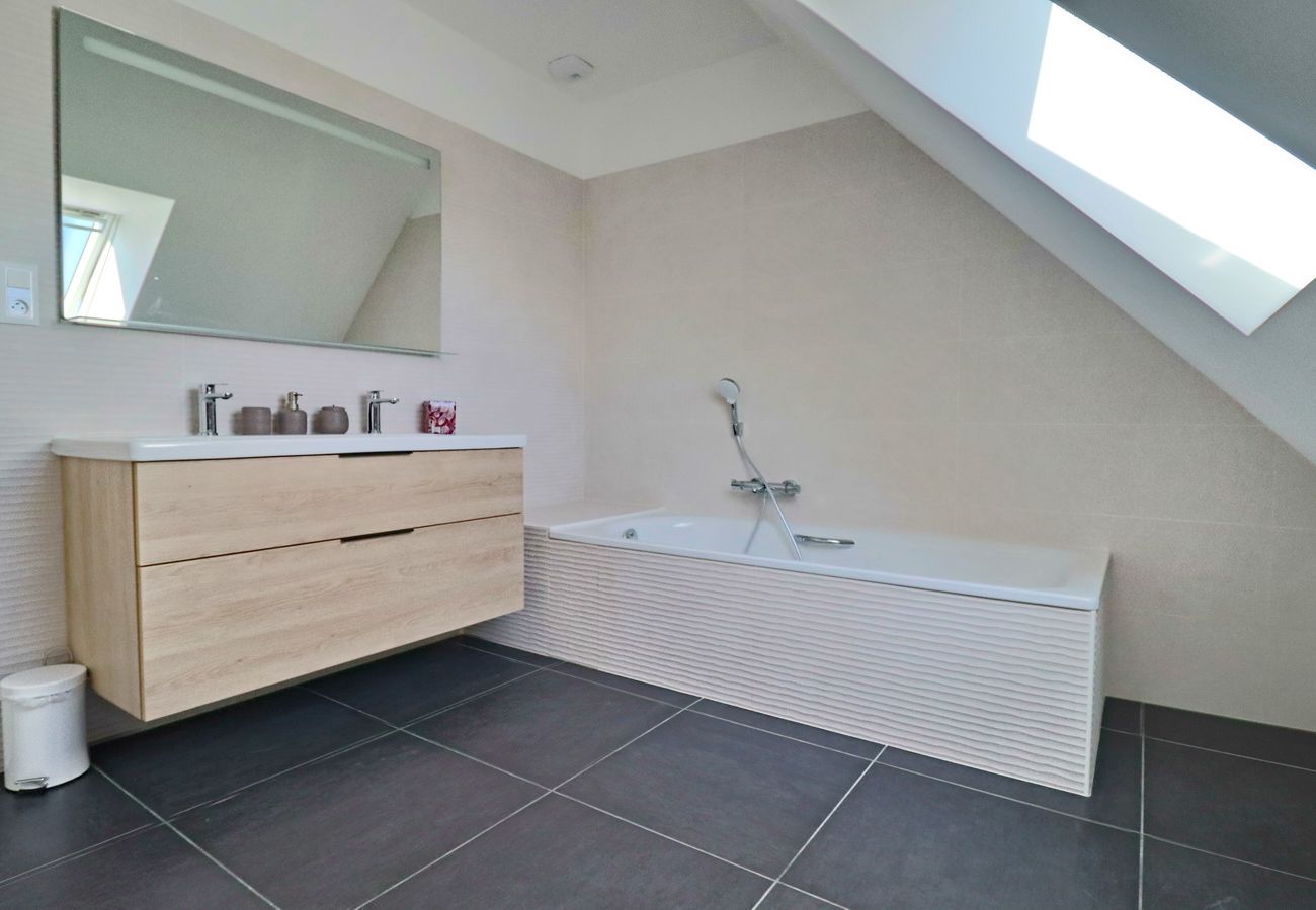 House in Plouhinec - 695-Villa adapted for reduced mobility, near beaches