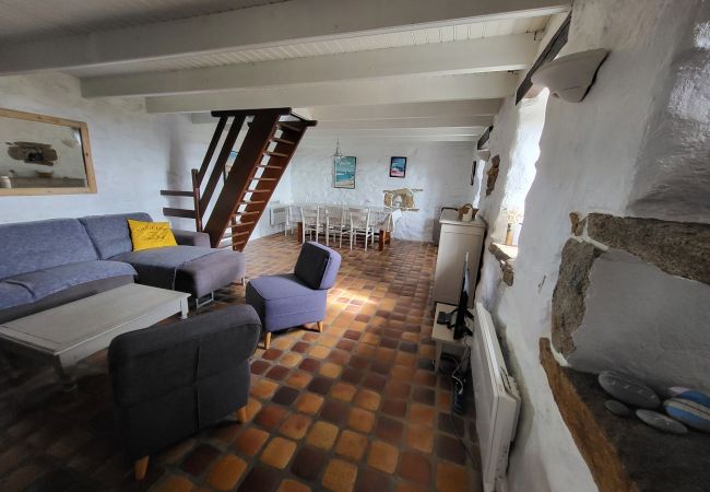House in Plouhinec - 481-Fisherman's cottage, 180° sea view, near beaches. House in Plouhinec - 481-Fisherman's cottage, 180° sea view, near beaches.