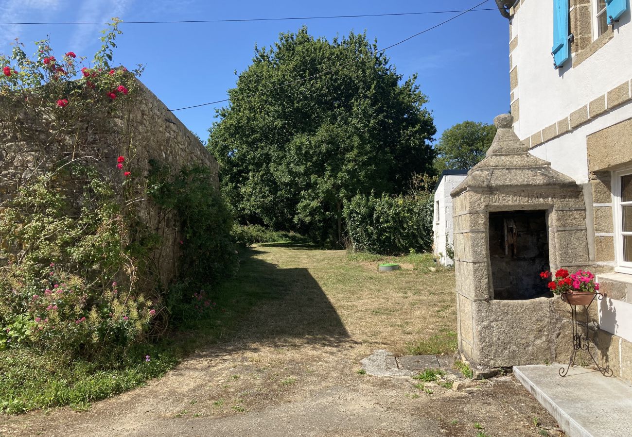 House in Beuzec-Cap-Sizun - 711- Spacious Breton farmhouse, sauna, large garden