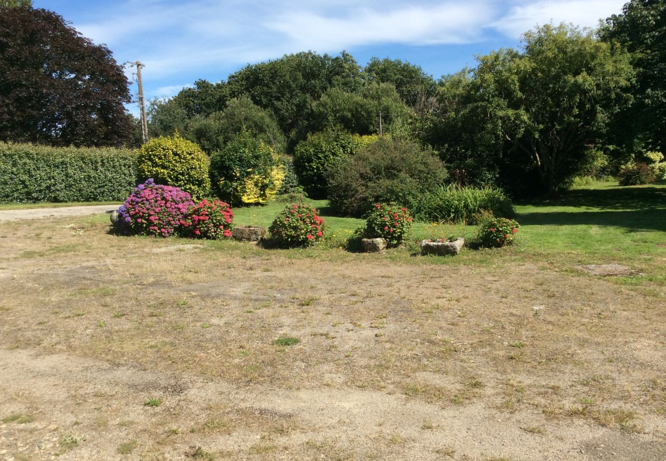 House in Beuzec-Cap-Sizun - 711- Spacious Breton farmhouse, sauna, large garden