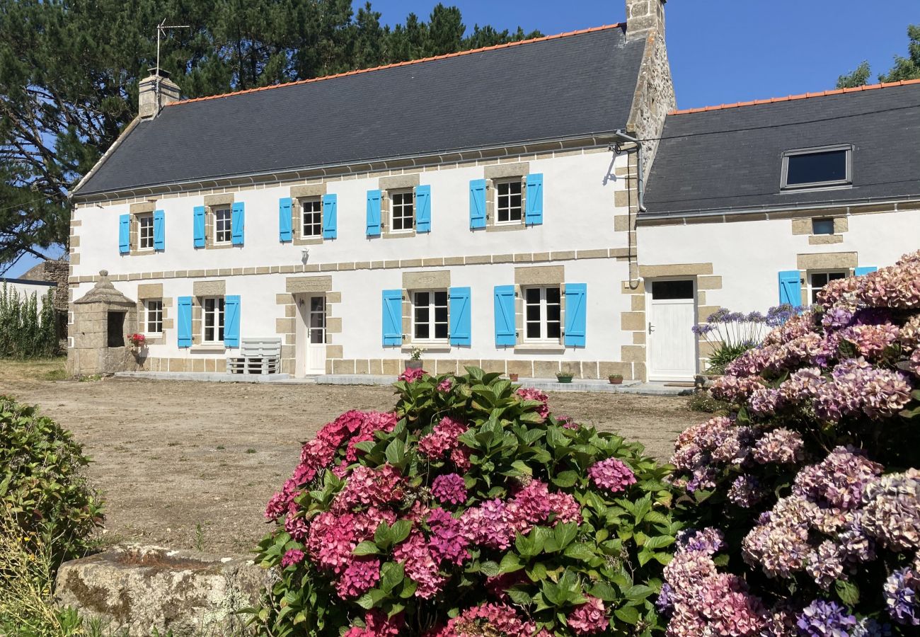 House in Beuzec-Cap-Sizun - 711- Spacious Breton farmhouse, sauna, large garden