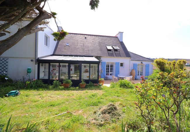 Villa in Cléden-Cap-Sizun - 669-Villa on Baie des Trépassés, superb sea view Villa in Cléden-Cap-Sizun - 669-Villa on Baie des Trépassés, superb sea view