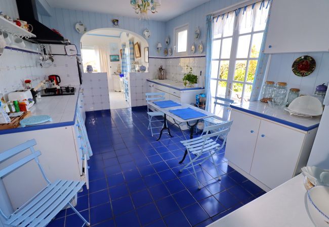 Villa in Cléden-Cap-Sizun - 669-Villa on Baie des Trépassés, superb sea view Villa in Cléden-Cap-Sizun - 669-Villa on Baie des Trépassés, superb sea view