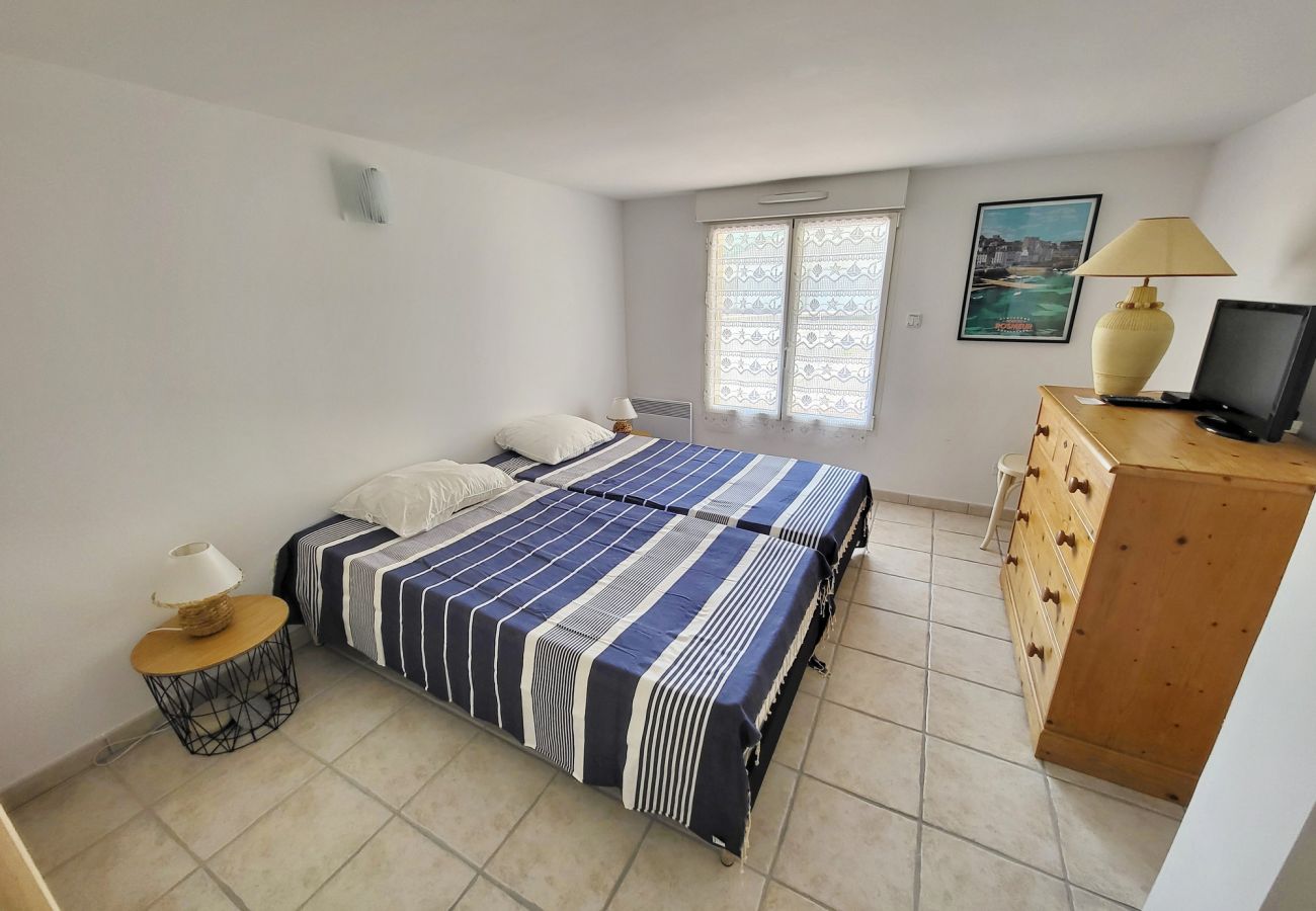 Apartment in Audierne - 722-Duplex, large terrace, sea view, 100m from the beach