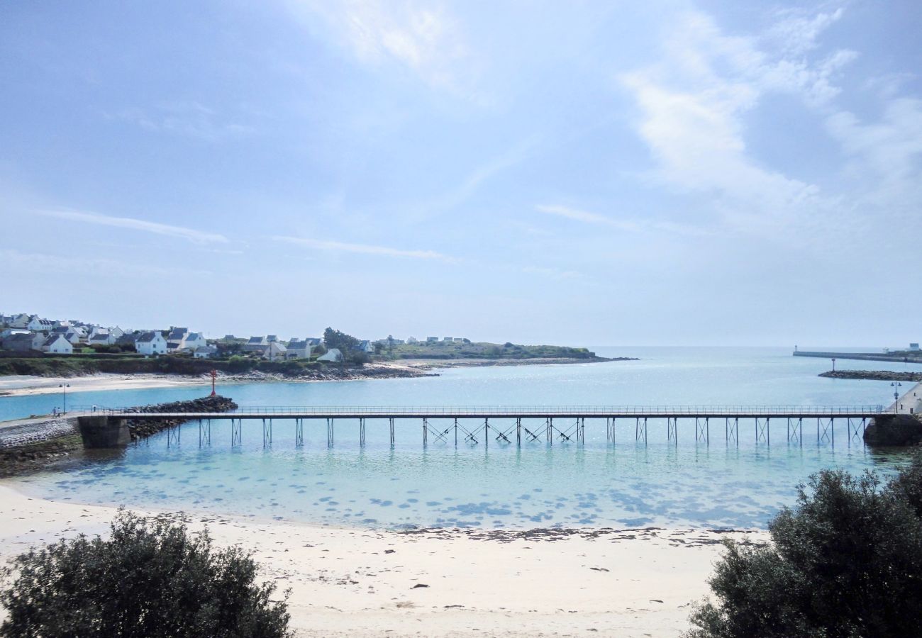 Apartment in Audierne - 722-Duplex, large terrace, sea view, 100m from the beach