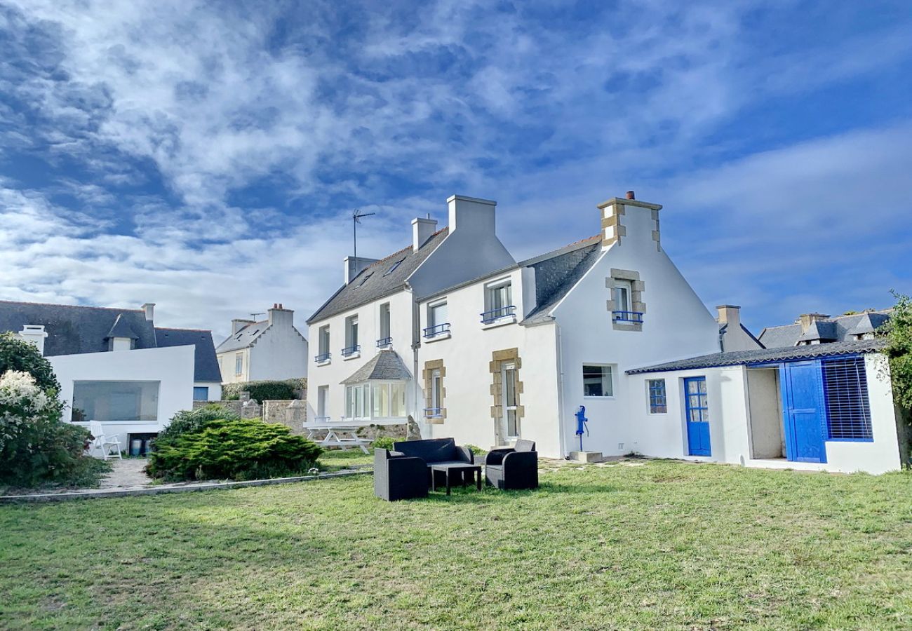 Large Breton house (2 in 1) by the sea