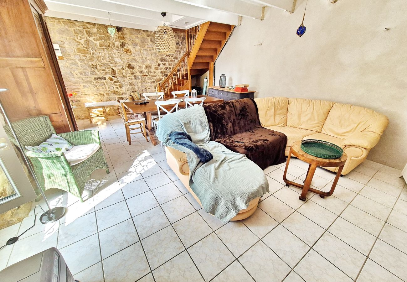 House in Audierne - 733- Breton stone house with enclosed garden, close to beaches and GR34 hiking trail