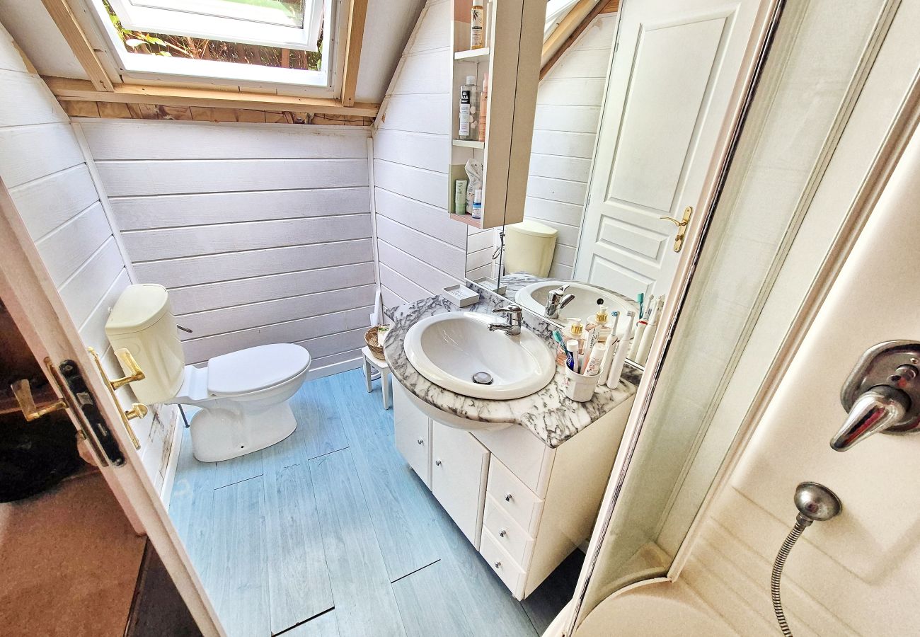 House in Audierne - 733- Breton stone house with enclosed garden, close to beaches and GR34 hiking trail