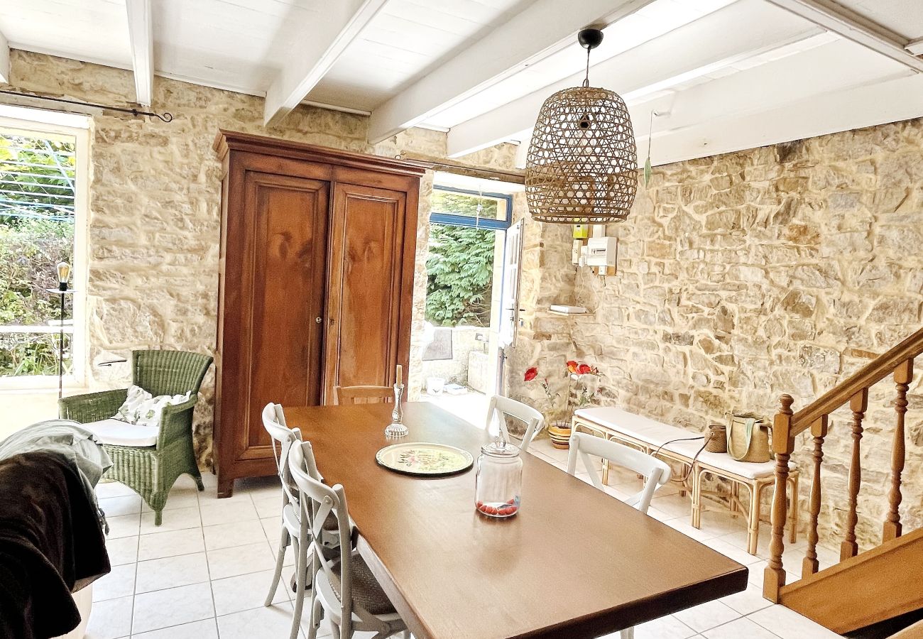 House in Audierne - 733- Breton stone house with enclosed garden, close to beaches and GR34 hiking trail
