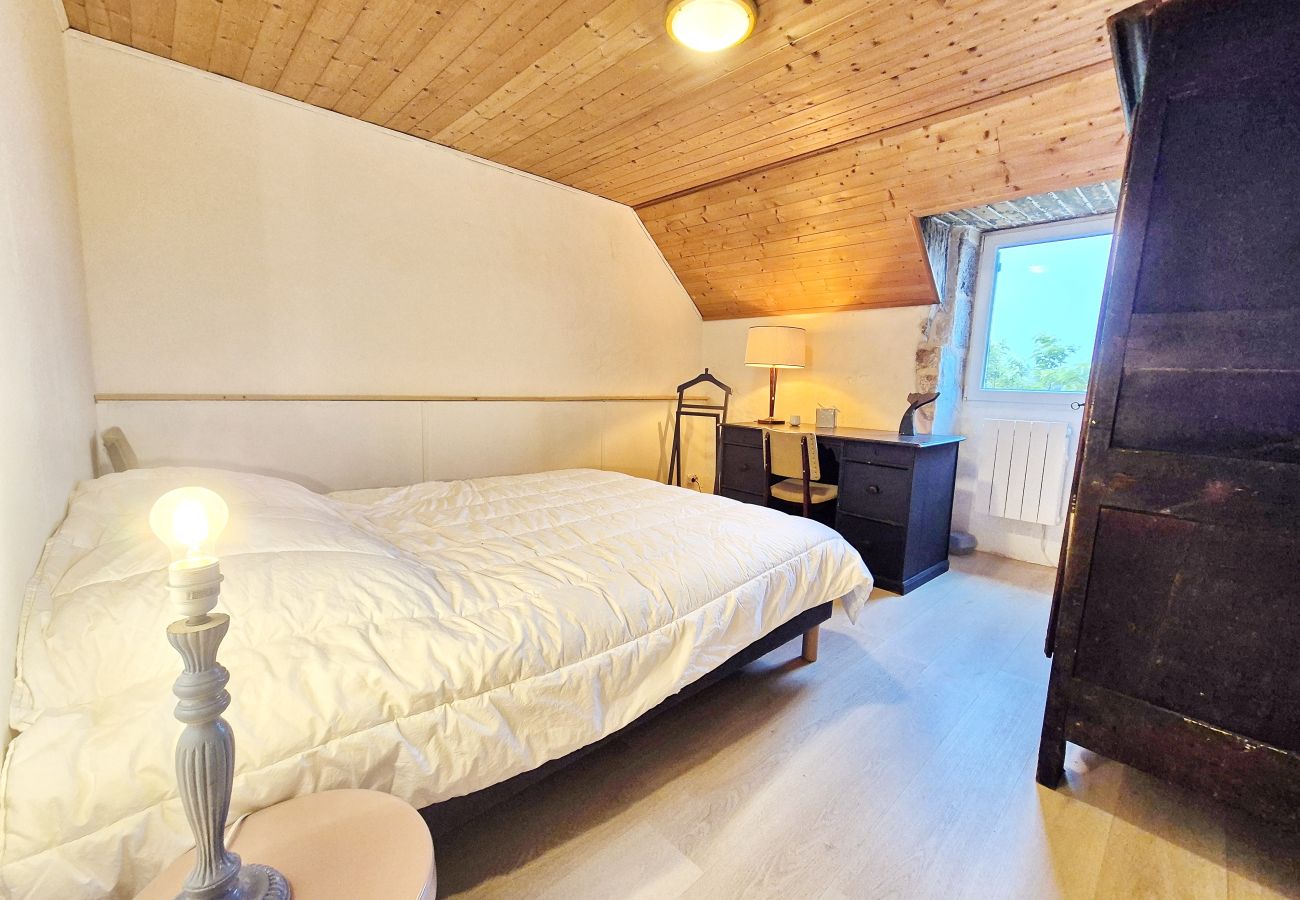 House in Audierne - 733- Breton stone house with enclosed garden, close to beaches and GR34 hiking trail