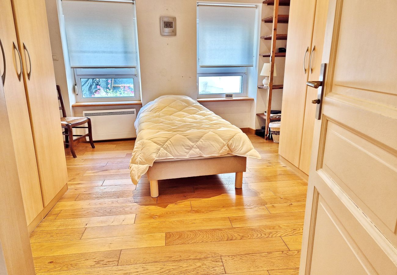 Bedroom 2 and dressing room