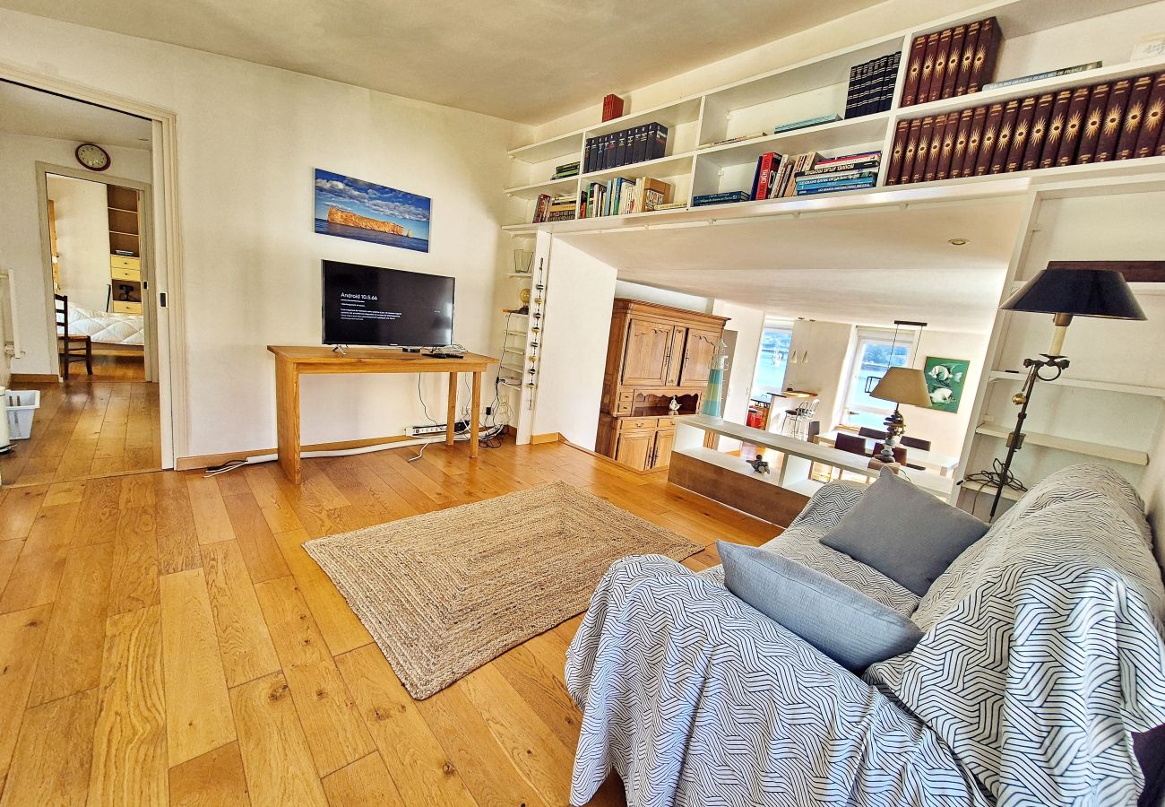 Apartment in Audierne - 735-A bright 100m² flat with stunning views of the harbour