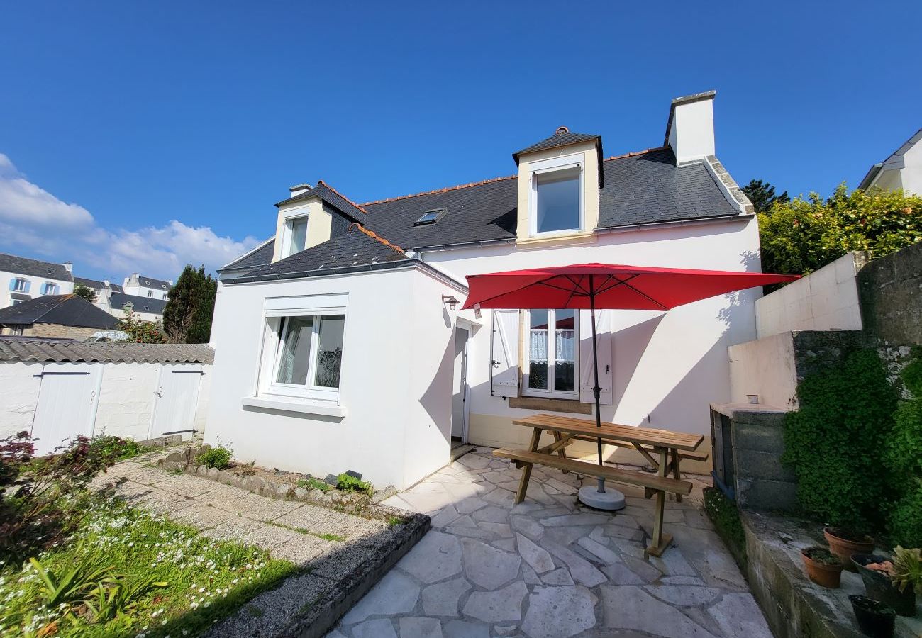 Maison à Plouhinec - 717-Penty du pêcheur-vue sur port d'Audierne-400m des plages