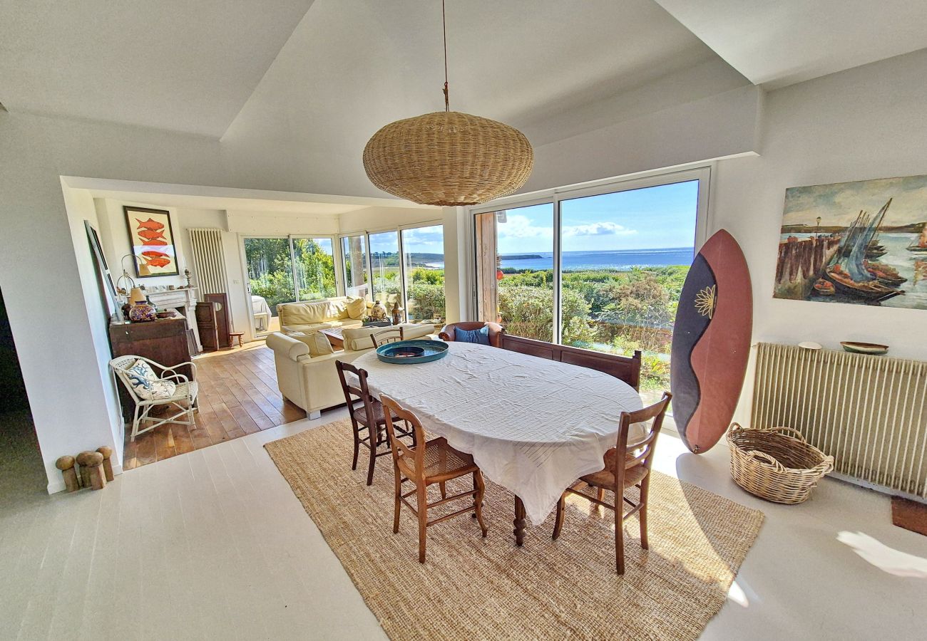 Villa à Primelin - 727- Superbe vue mer, grand confort, les pieds dans l'eau à St Tugen