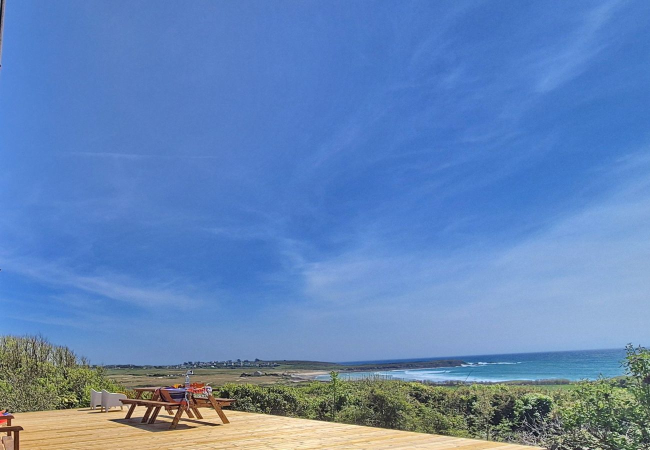 Villa à Primelin - 727- Superbe vue mer, grand confort, les pieds dans l'eau à St Tugen