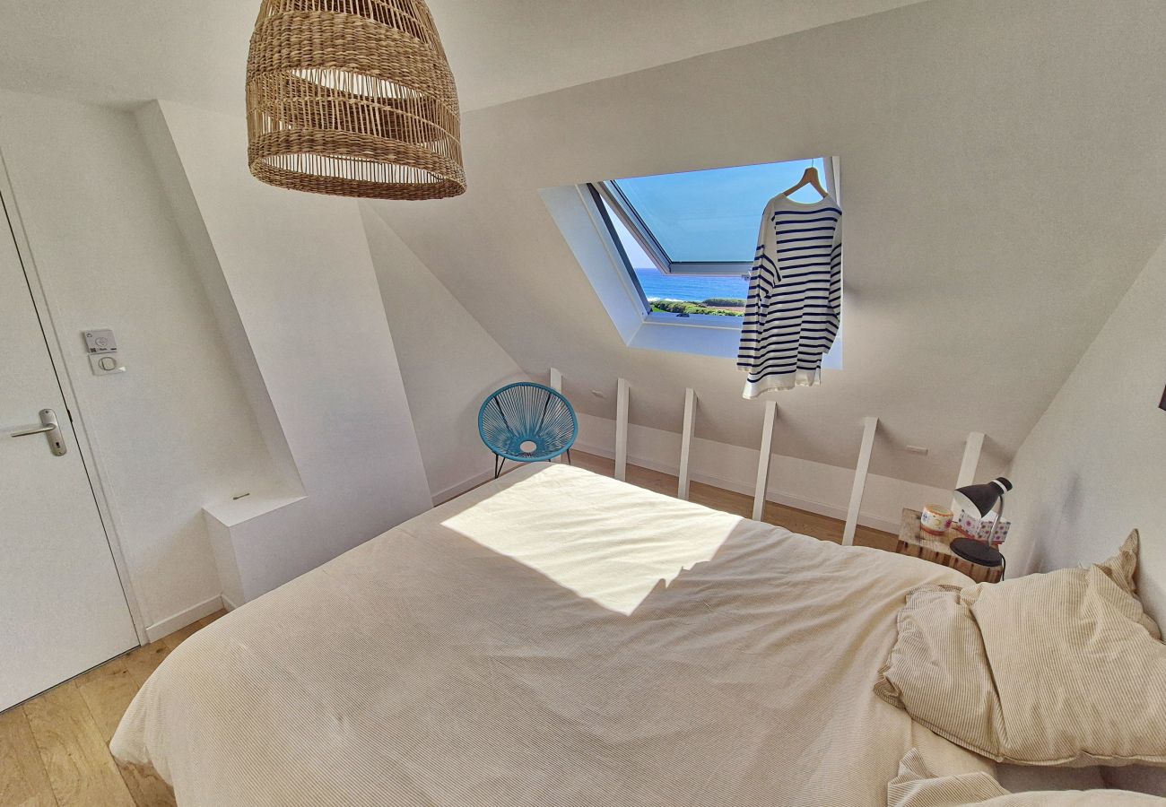 Villa à Primelin - 727- Superbe vue mer, grand confort, les pieds dans l'eau à St Tugen